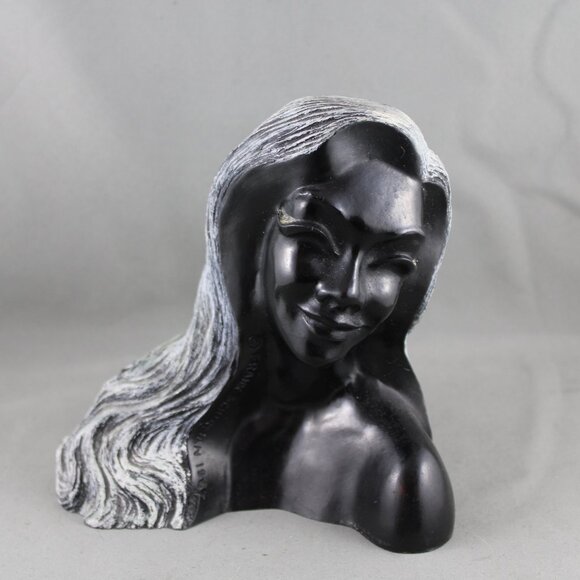 Frank Schirman Female Bust - Kanani the Beauty - Made from Coral - Picture 1 of 9